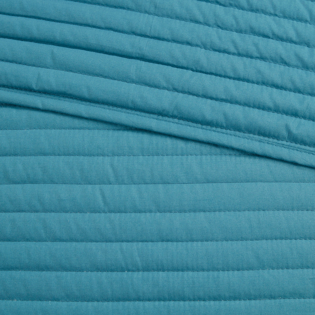 8 Piece Seersucker Comforter and Quilt Set with Hypoallergenic Fill – Aqua King/Cal King