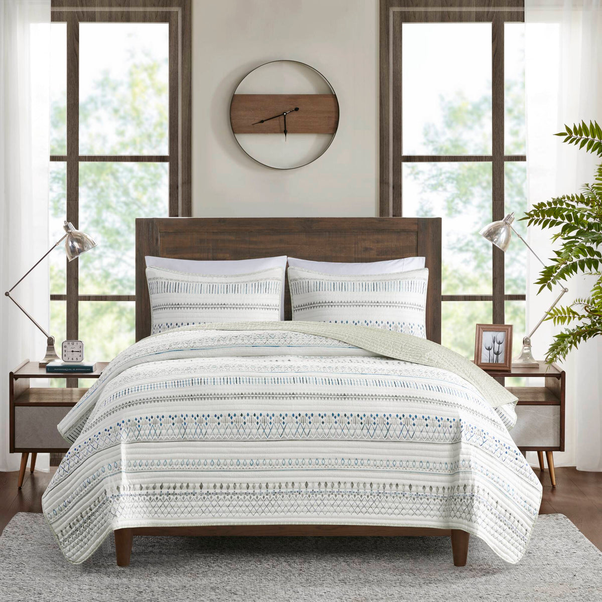 Printed Microfiber Seersucker Quilt Set with Reversible Design - Taupe/Blue