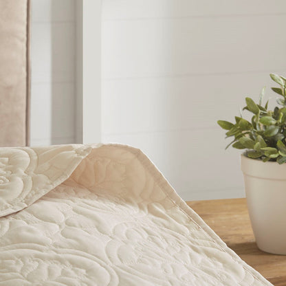 Cream 3 Piece Reversible Bedspread Set with Quilted Medallion - King/Cal King