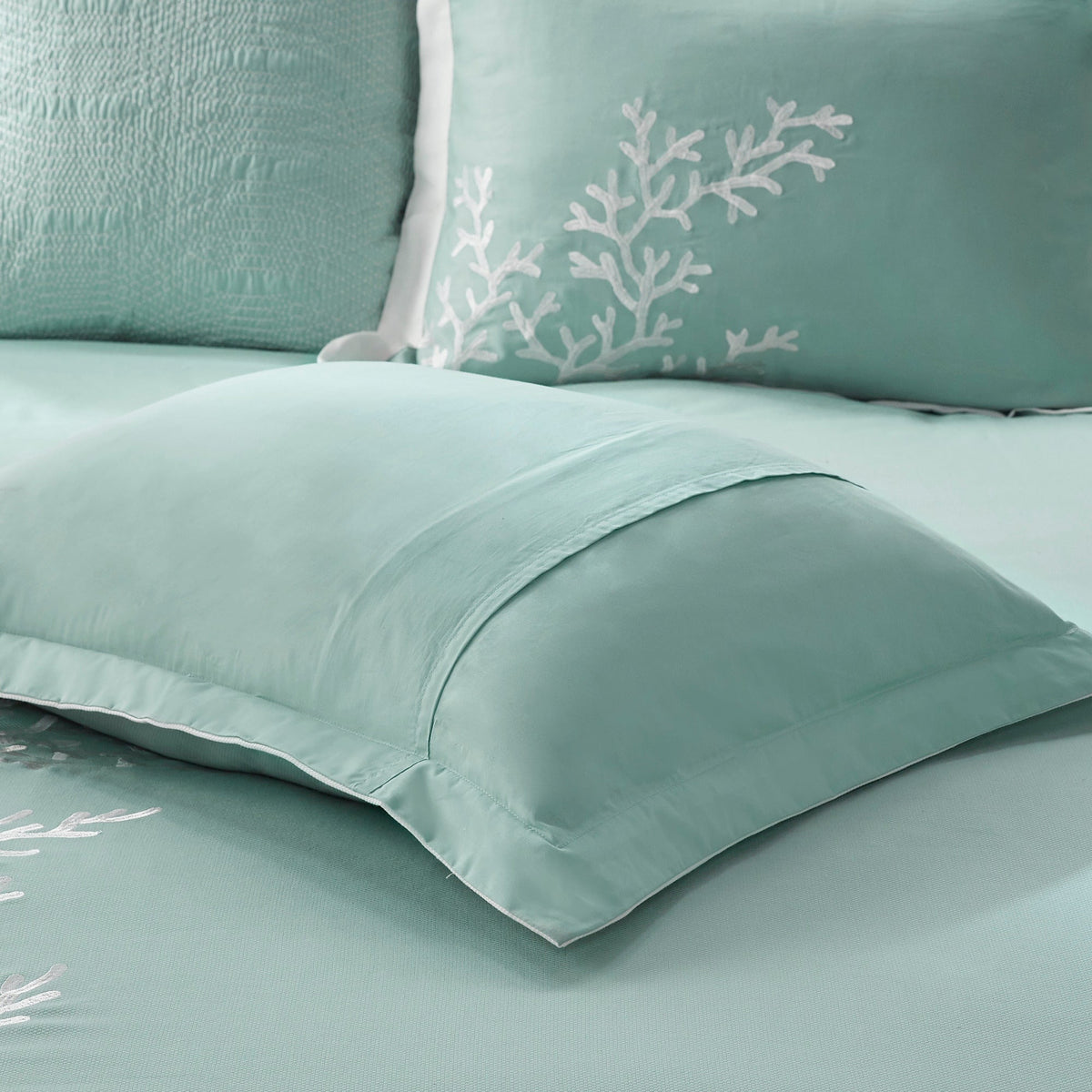Oversized Cotton Jacquard Comforter Set with Coral Embroidery – Aqua