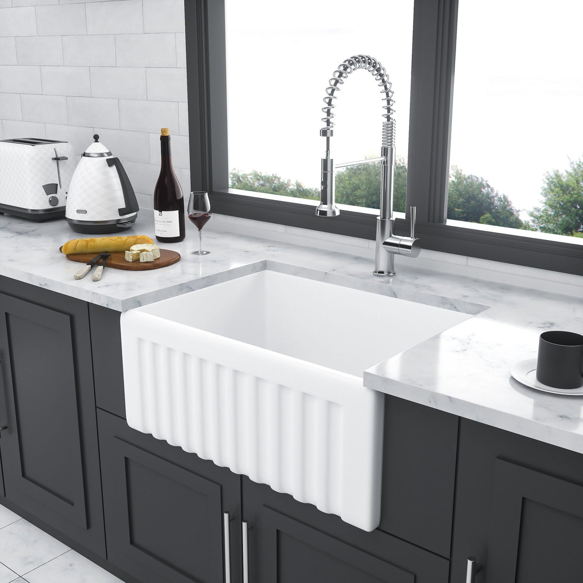 Apron Front Reversible Single Bowl Kitchen Sink with Grid and Strainer - White