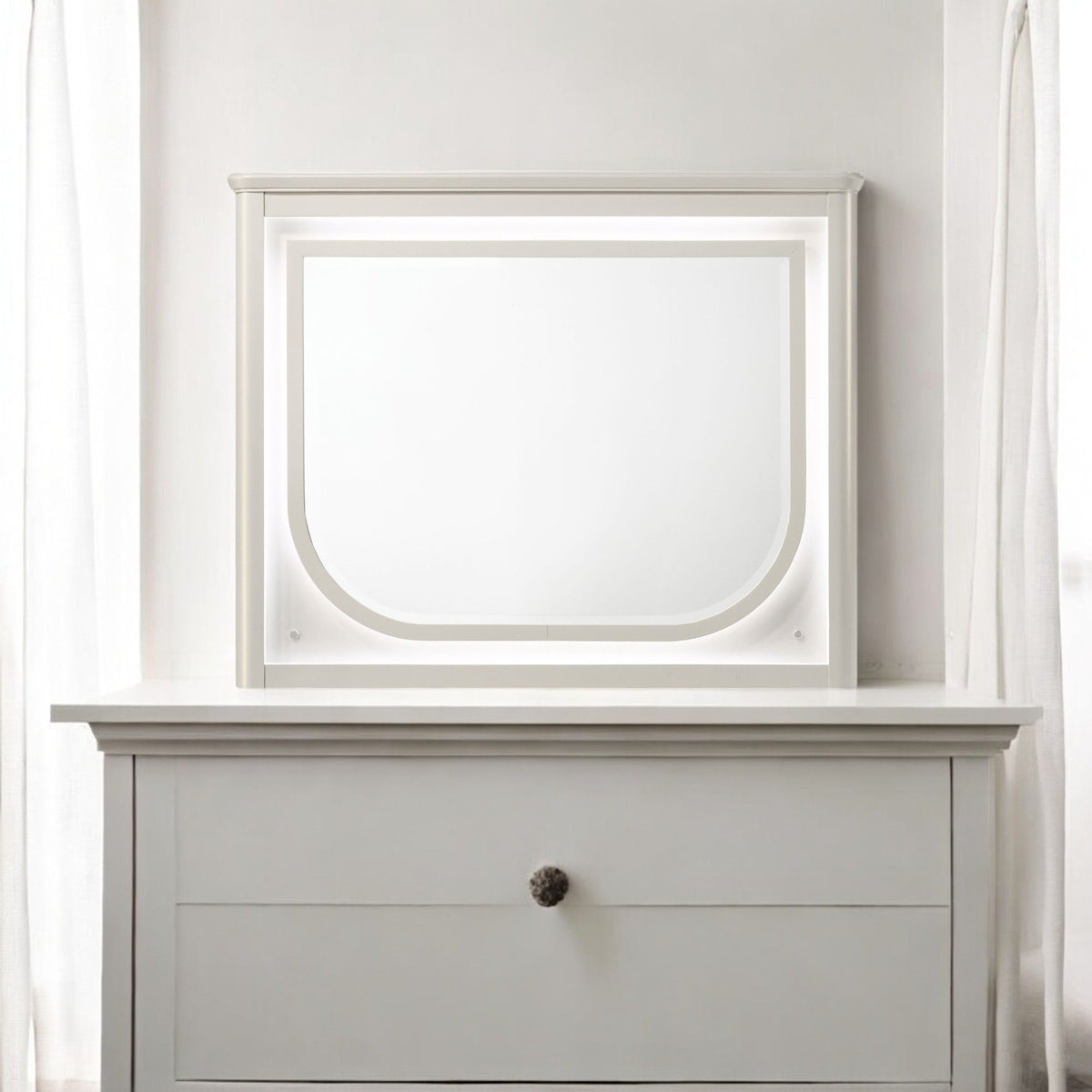 Laveda Mirror With LED with Integrated Lighting - White