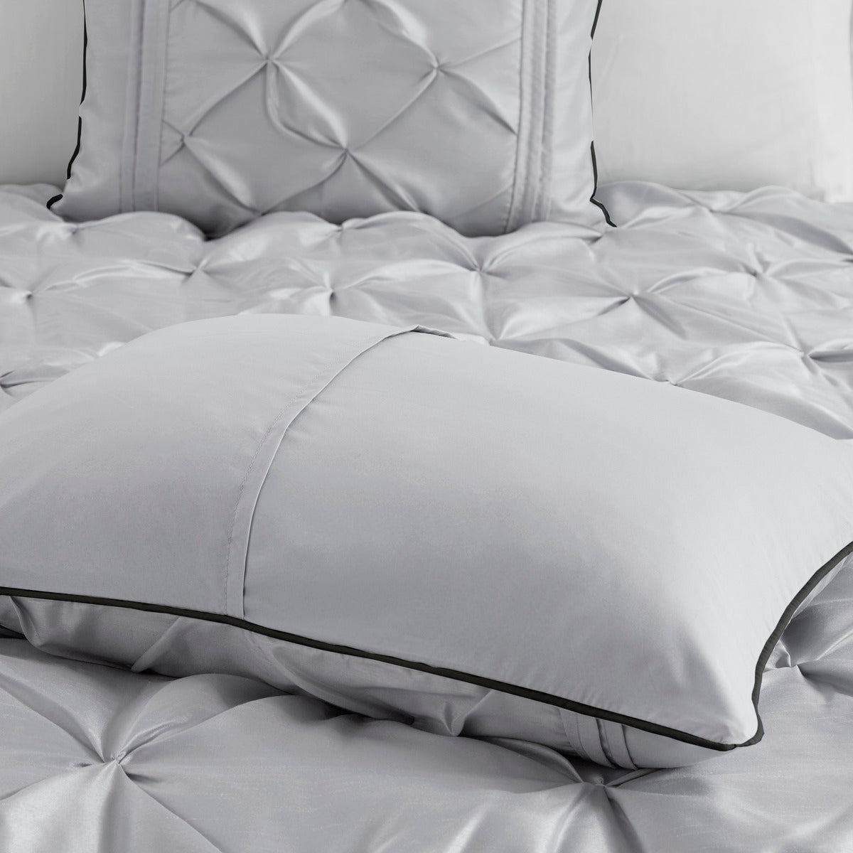7 Piece Tufted Comforter Set - Grey - California King