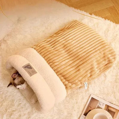 Kawaii Winter Plush Cat Sleeping Bag – Enclosed Snuggle Sack with Burrow Entry for Anxious & Cozy Cats (White & Khaki, M & L)