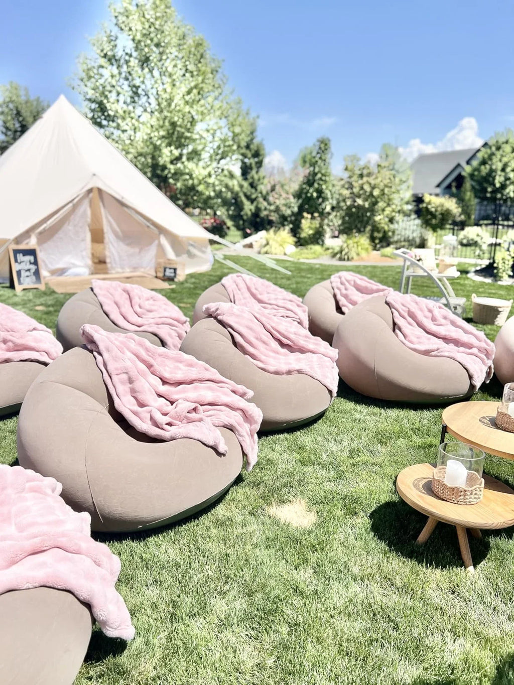 2pcs (1 sofa + 1 air pump) PVC inflatable sofa, suitable for camping, hiking and outdoor activities, Halloween/Christmas gifts