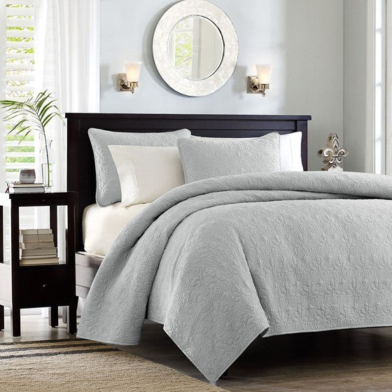 Reversible Quilt Set with Antimicrobial Treatment - Grey Full/Queen