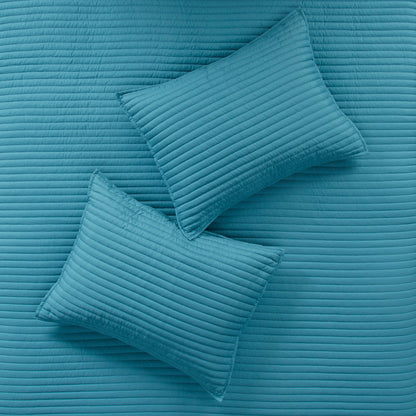 8 Piece Seersucker Comforter and Quilt Set with Hypoallergenic Fill – Aqua King/Cal King