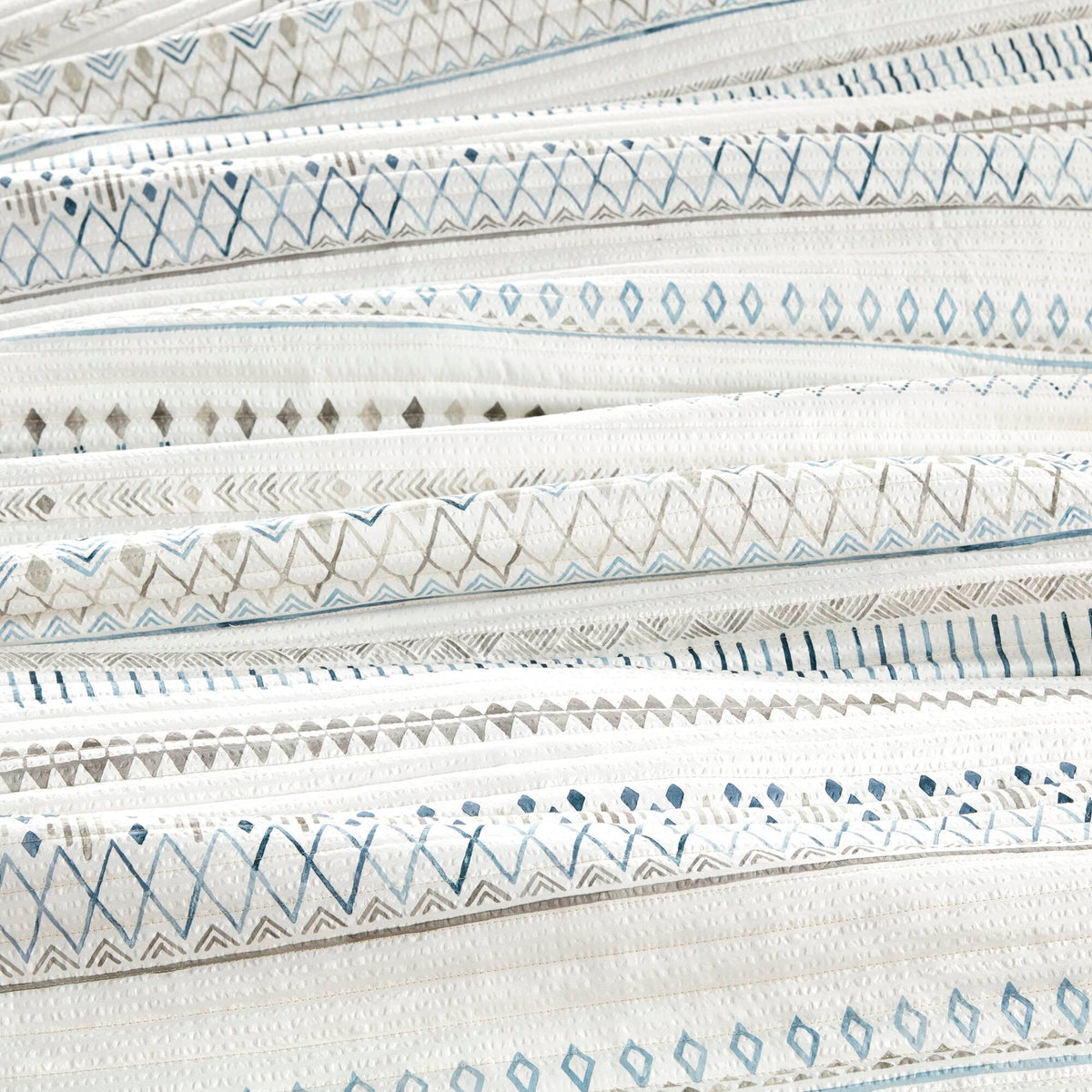 Printed Microfiber Seersucker Quilt Set with Reversible Design - Taupe/Blue