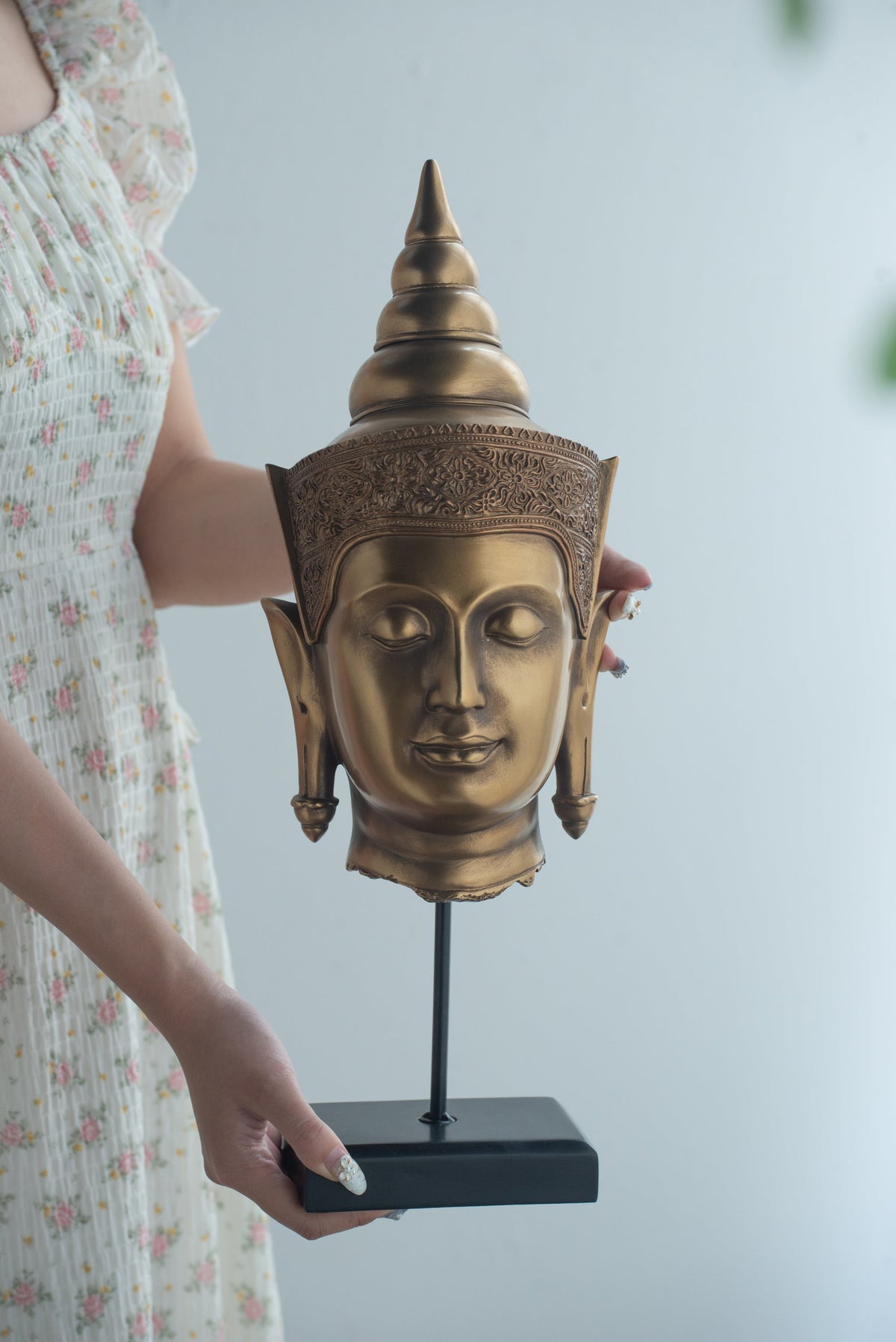 Buddha Statue Head on Stand with Elegant Polyresin Design