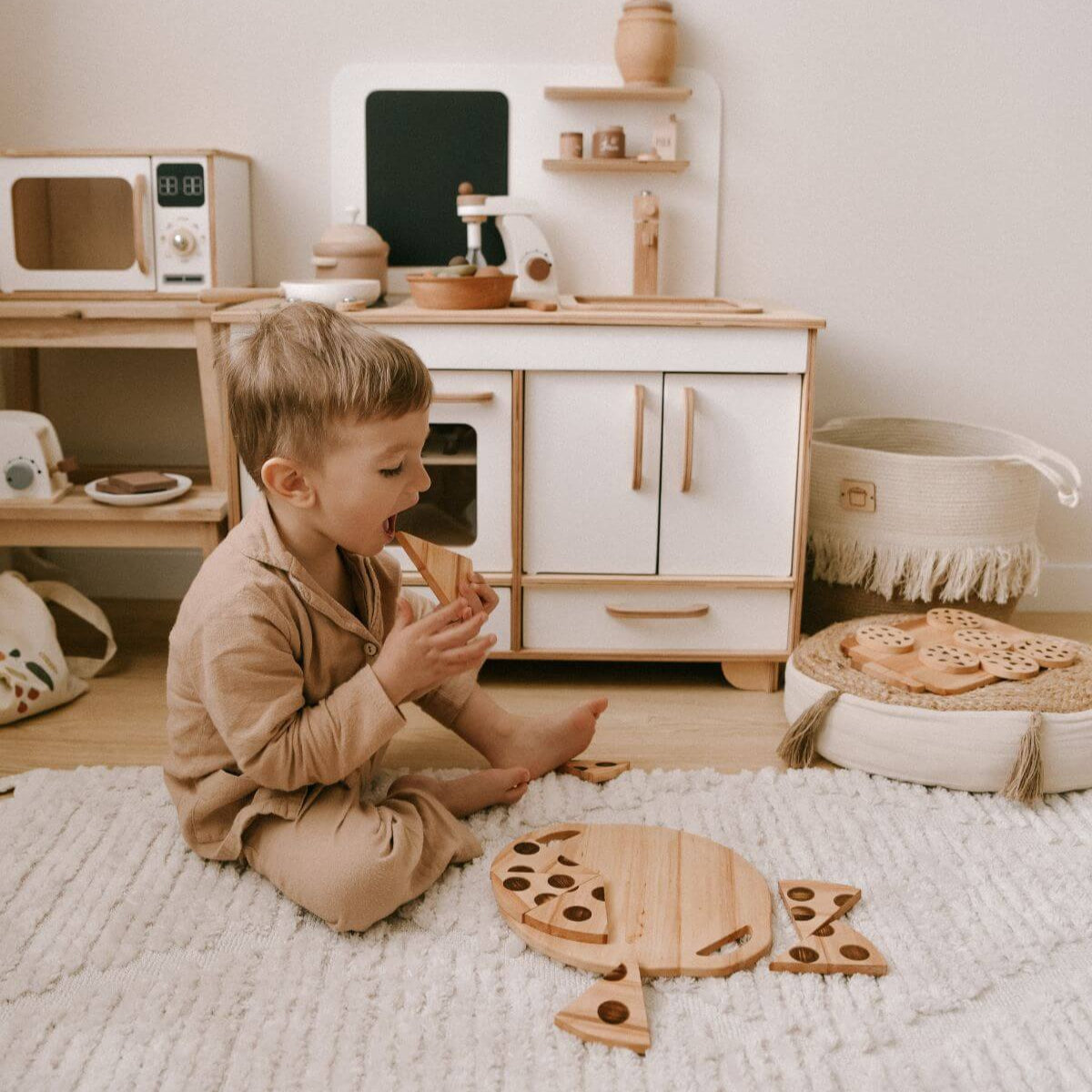 Wooden pizza toy