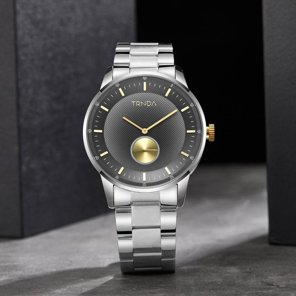 TRNDA TRENDY STAINLESS STEEL MEN'S WATCH - TIMELESS GOLD & SILVER FASHION STATEMENT